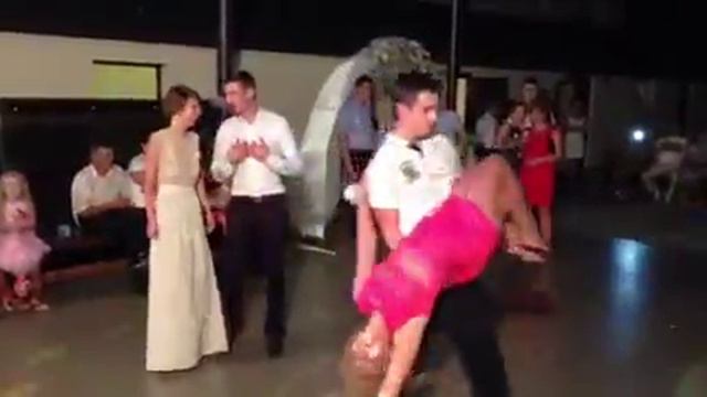 Bon Jovi ОТДЫХАЕТ!!! Свадьба в Малиновке...часть раз смотреть онлайн