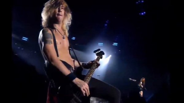 Guns  N' Roses- Axl Rose. Happy birthday, Axl Rose!  🎉🎸🎉💥