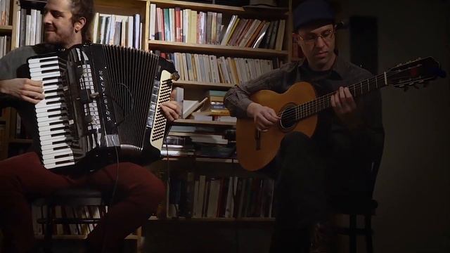 Trio Choro de Quintal | Improvisation sur maxixe | Gaucho Corta Jaca | Chiquinha Gonzaga смотреть онлайн
