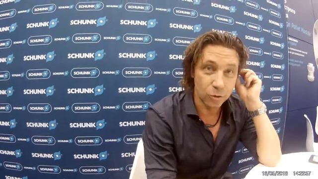 Александр Мостовой поздравляет Донецкий 