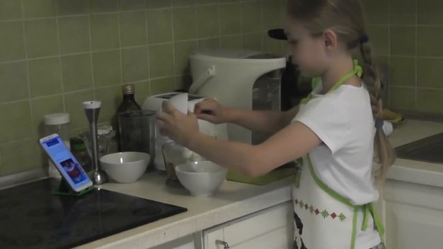 Творожно-фруктовый мусс от Маруси Злотниковой, участника экологической игры "Зеленые хранители" смотреть онлайн