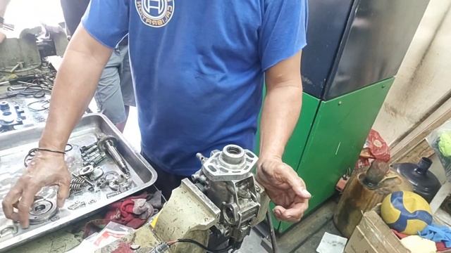 EFI INJECTION PUMP TOYOTA REGIUS MAY TAGAS AT NOZZLE TIP RECONDITION/Dhels Diesel TV смотреть онлайн