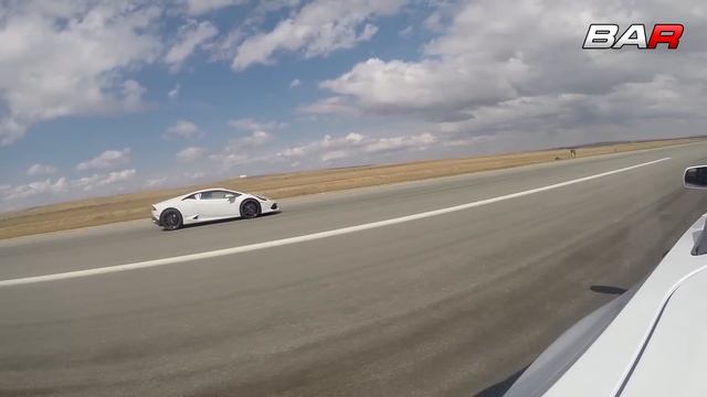 C7 Z06 vs Lamborghini Huracan смотреть онлайн