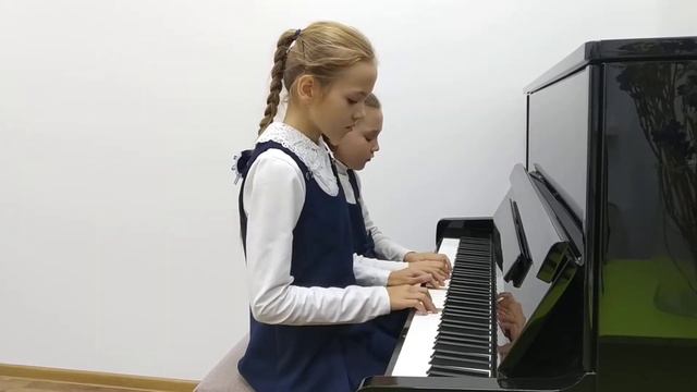 Русская народная песня "Вдоль да по речке" в обработке Е. Комальковой Семенова Мария, Пучкова Мари смотреть онлайн