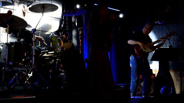Nevaeh Souza Covering Simple Man 'Shinedown Version' смотреть онлайн