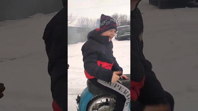 Покатухи на ИЖ планета 3! смотреть онлайн