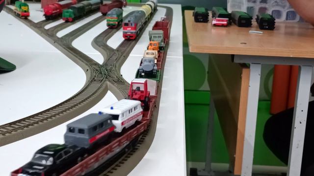 Вл 19 Евротрейн DCC. 1/87 с грузовым поездом. вагоны все в составе сделанны мной . св джд 3.01.202 смотреть онлайн