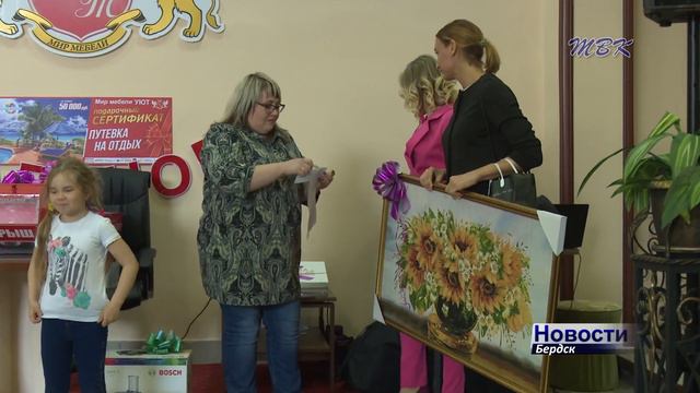 Магазин «Уют» порадовал своих покупателей подарками смотреть онлайн