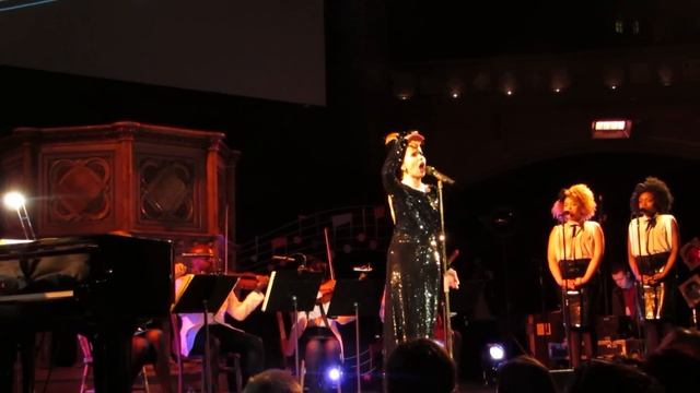 Paloma Faith at Union Chapel, Islington. Taken on Canon SX50 HS. смотреть онлайн