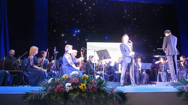 Уральск | певец поёт песню "Я тебя никогда не увижу" смотреть онлайн