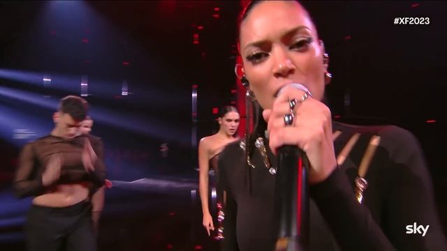 Elodie ospite a X Factor 2023 presenta RED LIGHT смотреть онлайн