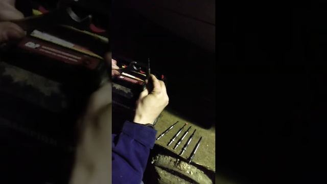 Проверка свечей накаливания на Audi a8 d2 1998 2.5 AFB смотреть онлайн