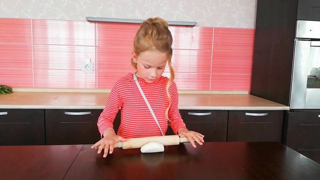 Способы понравиться парню - Варя влюбилась в Пашу смотреть онлайн