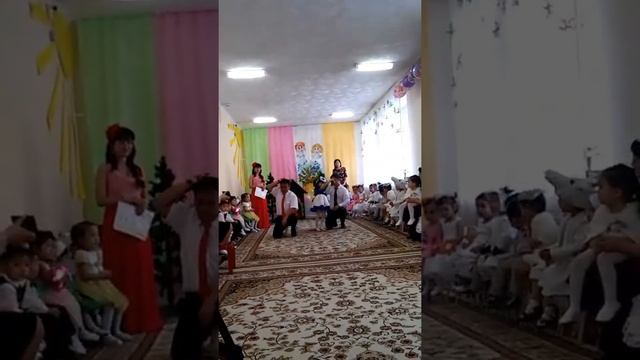 Танец пап и дочек.Детский сад "Азамат".Девочкам по 3 годика. смотреть онлайн
