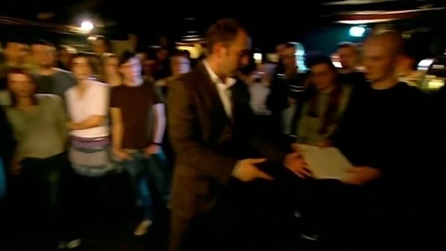 Derren Reads Minds In Student Bar | Trick of the Mind | Derren Brown смотреть онлайн