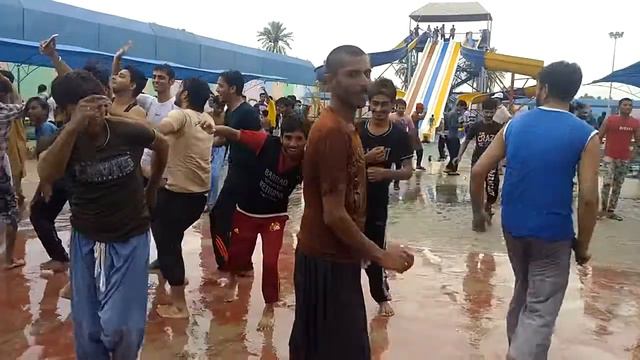 Having Fun @ New Essal World Water Park Rohri смотреть онлайн