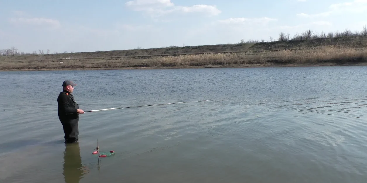 ЭТА СНАСТЬ КАК ВСЕГДА ВЫРУЧАЕТ. Рыбалка смотреть онлайн