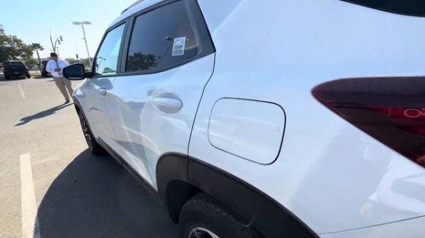 2024 Chevrolet Trailblazer LT vs 2023 Trailblazer (Side By Side)