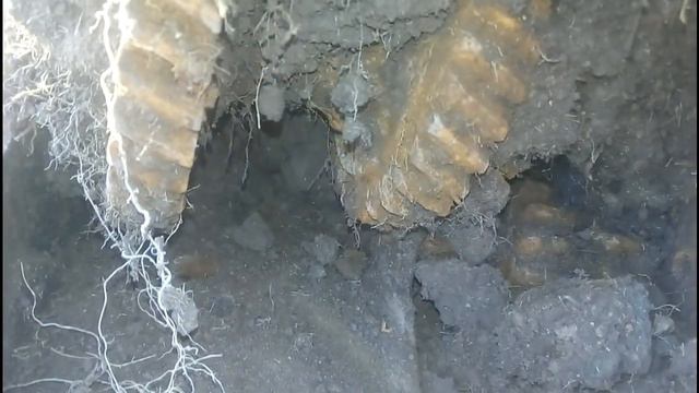 БРОШЕННАЯ БРИГАДА БОГАТА ЖЕЛЕЗОМ !!! СНОВА НАШЁЛ ЯМУ С МЕТАЛЛОМ!!!