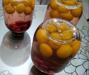 Компот с абрикосами и черешней на зиму
