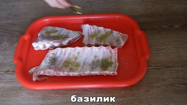 Свиные рёбра на мангале. Сочные и ароматные. смотреть онлайн