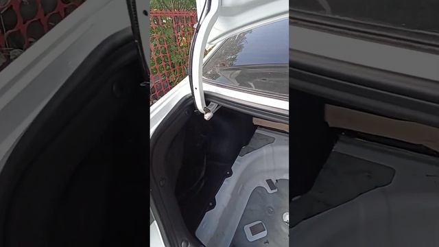 Конденсат и вода в багажнике киа рио 2014года. Ищем причины.