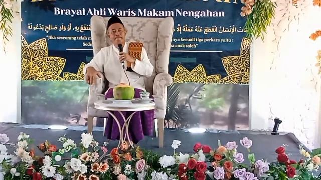 Ngaji setelah shalat tarawih bersama KH. Agus Aly Qoishor смотреть онлайн