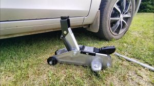 LADA Веста,,,домкрат подкатной,,,давно о таком мечтал !!!