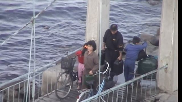 Pyongyang: Provincial City Wonsan -NorthKorea 北朝鮮 地方の元山市(平壌の世界104)