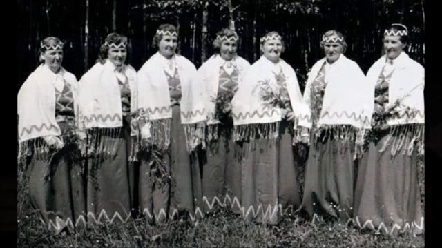 Час интересной встречи – онлайн видеопрезентация "Национальный костюм - память народа" смотреть онлайн