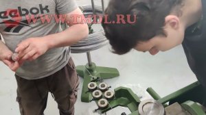 Привезли клиенту станок для производства саморезов и произвели настройку