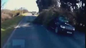 Опасные ситуации на дорогах России - аварии, заносы, скользкие дороги. Будьте осторожны за рулем!