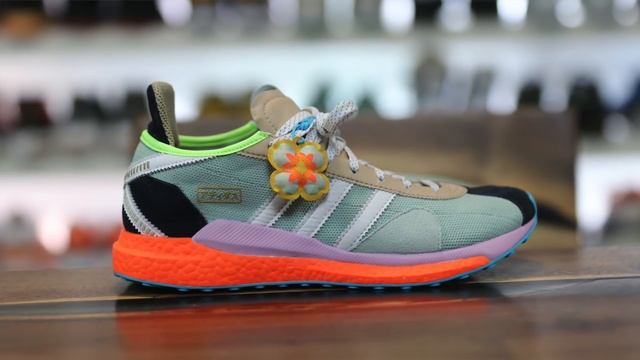 adidas TOKIO SOLAR HU x Pharrell x Nigo Friendship Collab Review + On Feet! смотреть онлайн