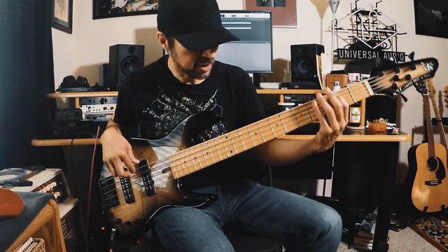 Fodera NYC Empire 5 String Bass Demo смотреть онлайн