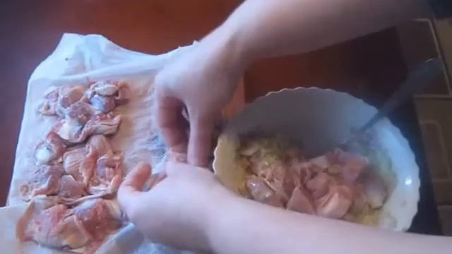 КУРИНЫЕ ЖЕЛУДКИ В НЕЖНОМ СОУСЕ / Готовить легко смотреть онлайн