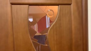 Установка нового стекла в межкомнатную дверь / door-services.ru