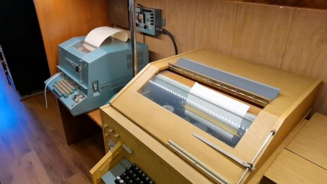 Как отправить СМС в 19 и в 20 веках? Живой музей МТУСИ смотреть онлайн