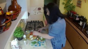 Моцарелла с помидорами и базиликом