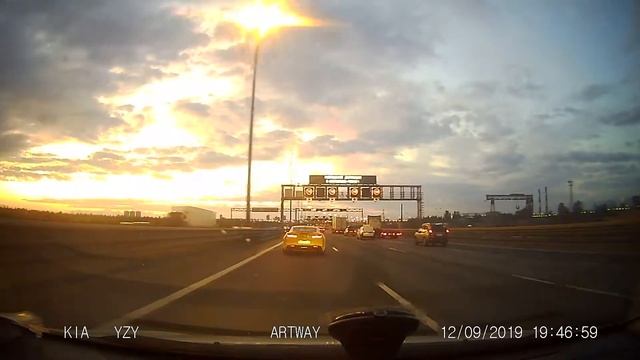 CHEVROLET Camaro VS KIA Rio - да-да, и такое бывает на работе :) смотреть онлайн