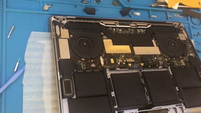 10122020 MacBook Pro A1706 Battery Replacement смотреть онлайн