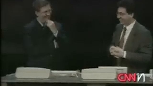 Windows 95 Blue Screen of Death while advertising смотреть онлайн