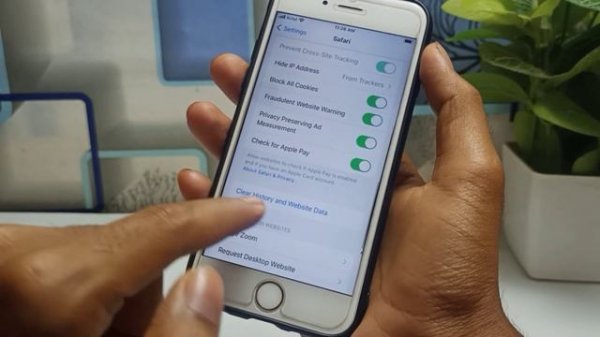 Can we download play store on iphone?| iphone me play store kaise download kare|