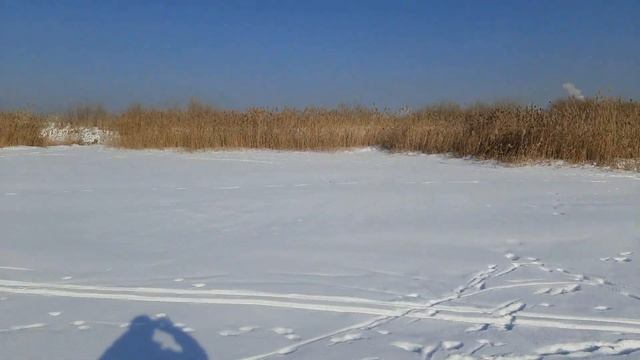Пешая прогулка по озеру Стакан во круг острова смотреть онлайн