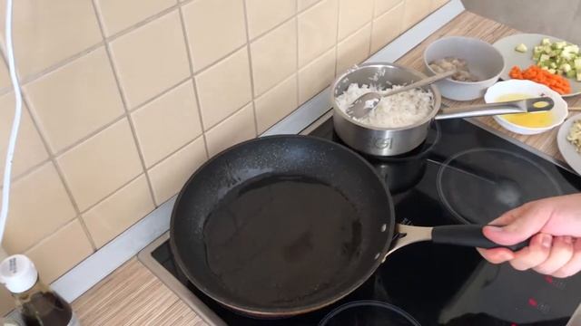 Жареный рис с овощами и креветками | Как такое есть? | Кулинарный канал шефа смотреть онлайн