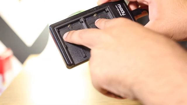 Why buy Canon's LP-E6 Batteries? Amazon LP-E6 Battery Kit Review смотреть онлайн