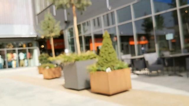 ХЕЛЬСИНКИ АУТЛЕТ МНОГО МАГАЗИНОВ В ОДНОМ МЕСТЕ смотреть онлайн