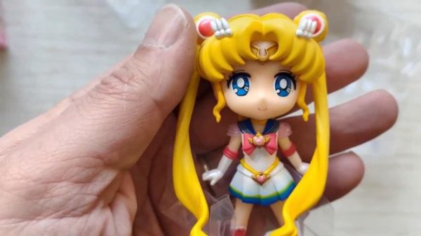 Unboxing Figuarts Mini Super Sailor Moon & Super Sailor Chibi Moon - Eternal movie version