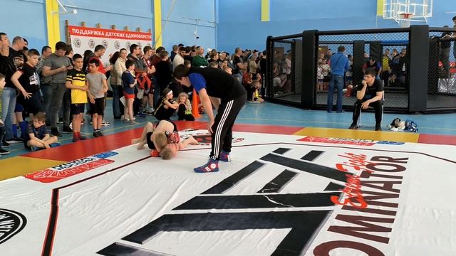 Dominator Extreme Fight 17 -11