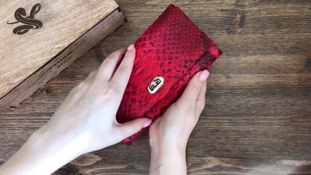 Женский кошелёк из кожи питона. смотреть онлайн