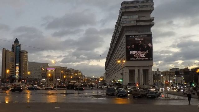 Timelapse - Движение на площади Серпуховская Застава (метро Тульская) смотреть онлайн